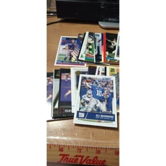 New York Giants 100 Football Card Lot Assorted Years - Picture 13 of 13